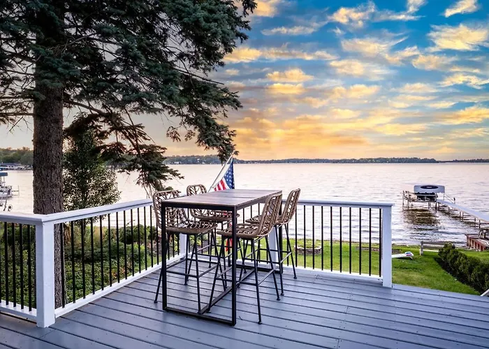 The Blue Sapphire 3br 3ba Luxury Lakefront On Mineola Bay Stunning Views On Chain O Lakes Fox Lake