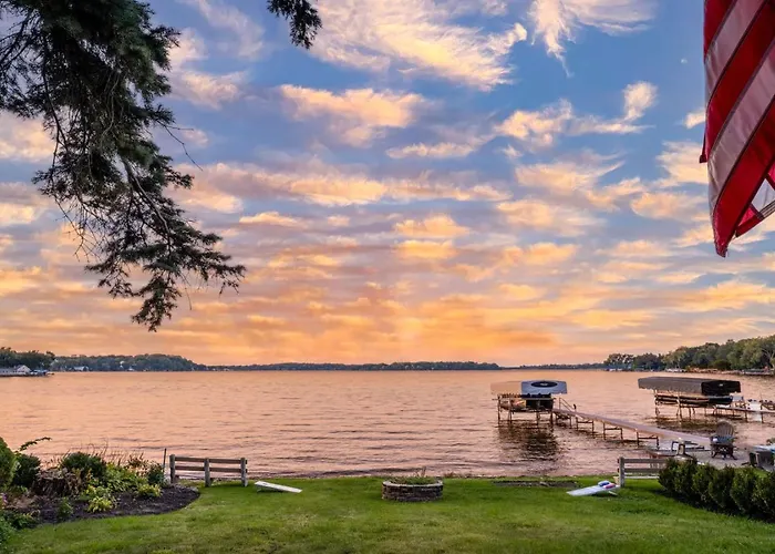 Hébergement de vacances The Blue Sapphire 3br 3ba Luxury Lakefront On Mineola Bay Stunning Views On Chain O Lakes