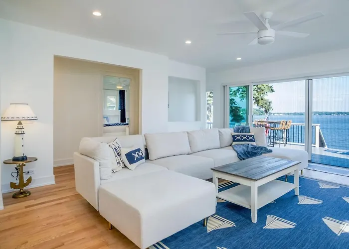 The Blue Sapphire 3br 3ba Luxury Lakefront On Mineola Bay Stunning Views On Chain O Lakes