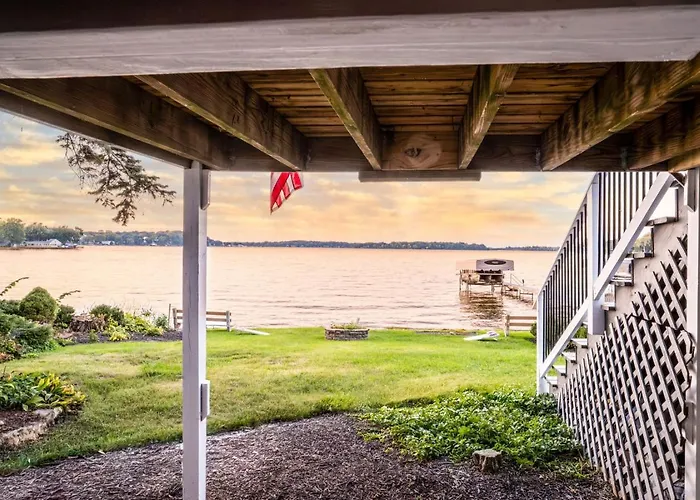 The Blue Sapphire 3br 3ba Luxury Lakefront On Mineola Bay Stunning Views On Chain O Lakes Hébergement de vacances *