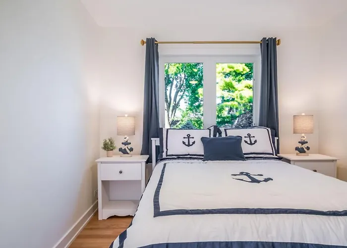 The Blue Sapphire 3br 3ba Luxury Lakefront On Mineola Bay Stunning Views On Chain O Lakes