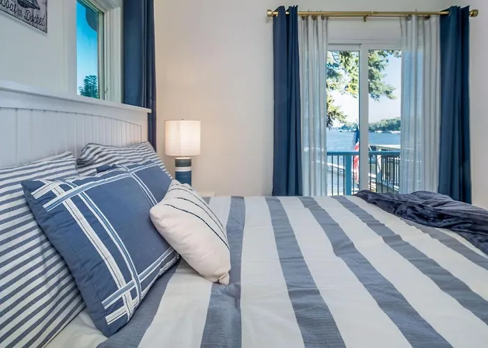 Hébergement de vacances The Blue Sapphire 3br 3ba Luxury Lakefront On Mineola Bay Stunning Views On Chain O Lakes Fox Lake