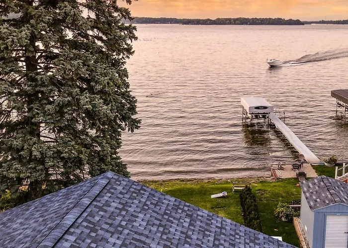 Hébergement de vacances The Blue Sapphire 3br 3ba Luxury Lakefront On Mineola Bay Stunning Views On Chain O Lakes Fox Lake