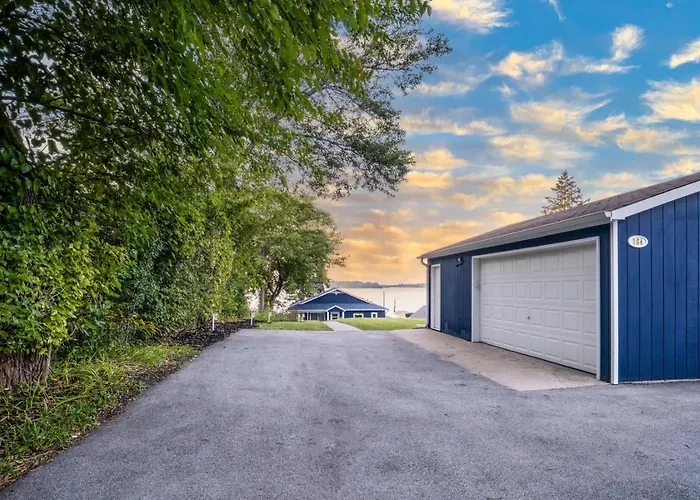 The Blue Sapphire 3br 3ba Luxury Lakefront On Mineola Bay Stunning Views On Chain O Lakes
